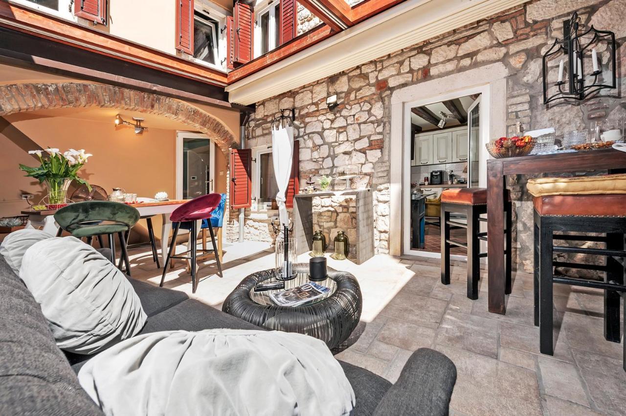 Luxury Villa Orh روفينج المظهر الخارجي الصورة